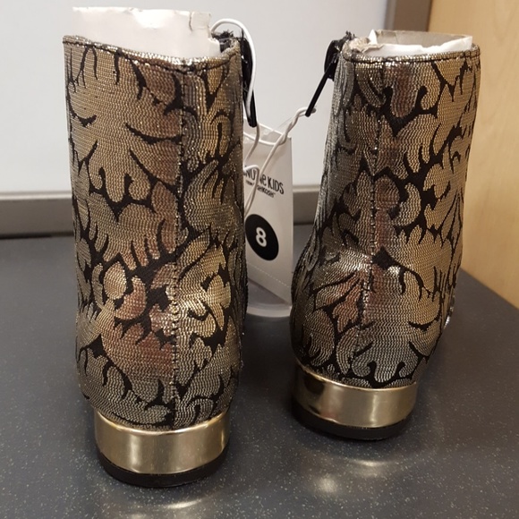 Boot - Picture 4 of 4